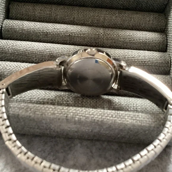 Elegant Silver and Black Women's Watch - Picture 6 of 6